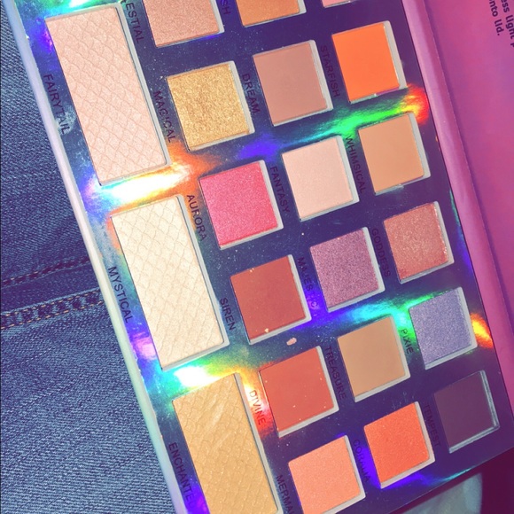 Makeup - Picture 2 of 2